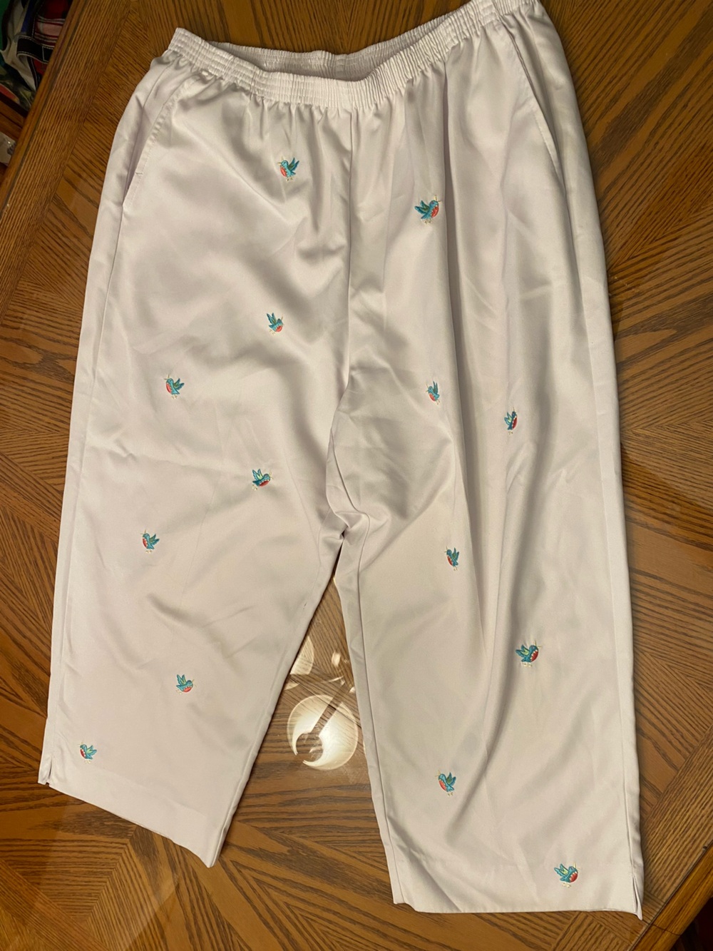 Alfred Dunner White Capris with Teal & Coral Embroidery